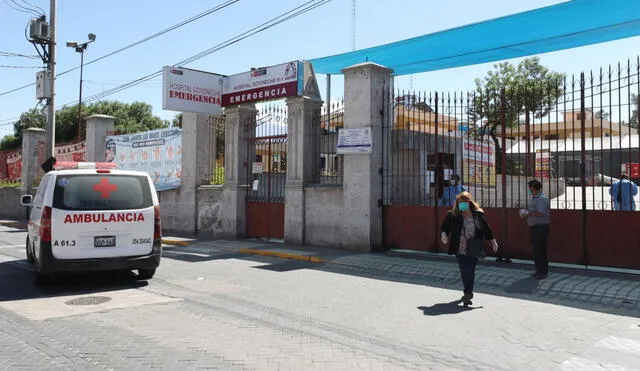 No pueden entrar. La atención se restringió en los principales nosocomios de las provincias de Arequipa y Camaná debido a casos de coronavirus.