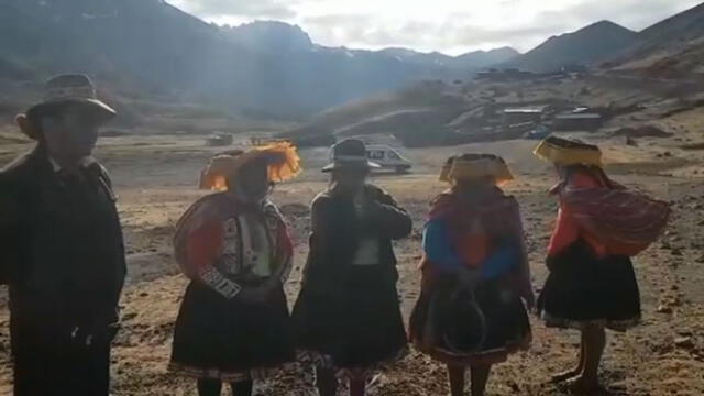 Enfrentamiento de comuneros por dominio de la Montaña de Siete Colores en Cusco [VIDEO]