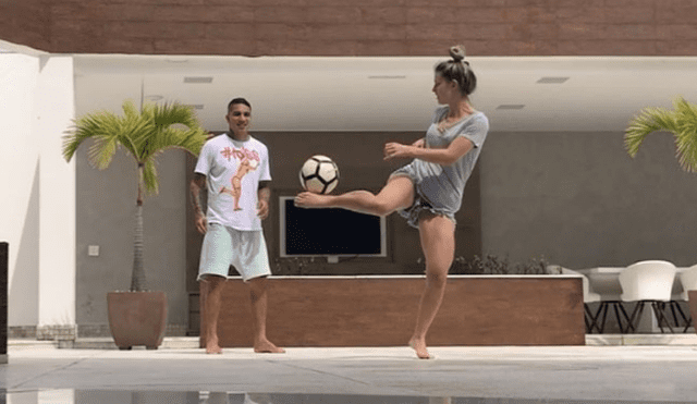 Thaísa Leal muestra su destreza con el balón junto a Paolo Guerrero [VIDEO]