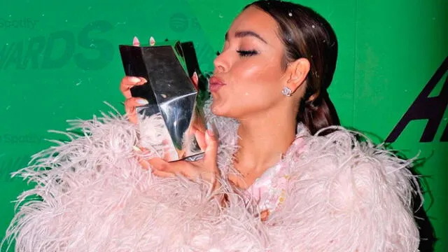 Danna Paola recibe premio en Spotify Awards. Foto: Instagram