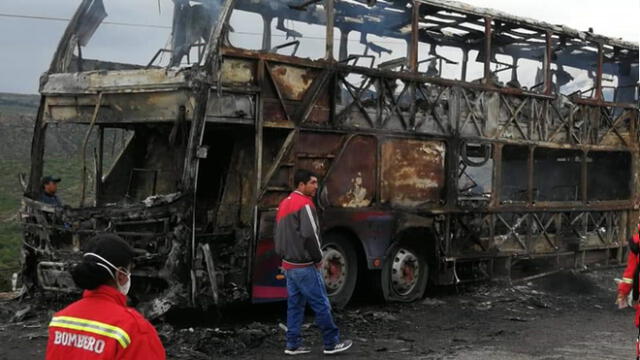 Ayacucho: pasajeros salvan de morir tras incendiarse bus en el que viajaban [VIDEO]