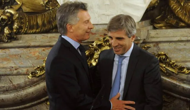 Macri reemplaza a presidente de Banco Central tras corrida cambiaria