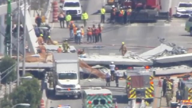 Reportan varios muertos y vehículos atrapados tras derrumbe de puente peatonal en Miami [VIDEOS]
