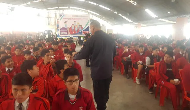 PNP brinda charlas a escolares sobre las consecuencias del consumo de drogas
