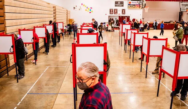 Los centros electorales abrirán de manera escalonada en el resto de estados de EE. UU. Foto: AFP