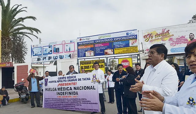 Tacna: Médicos en huelga marcan asistencia en hospital Unanue
