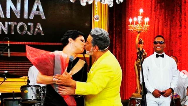 Andrés Hurtado besa a Tania Pantoja en vivo Foto: captura