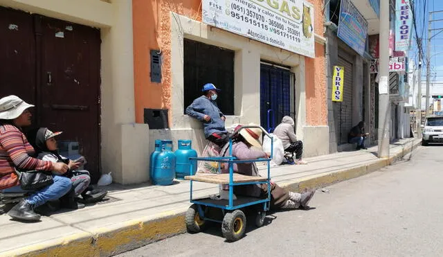 Puno. distribuidoras de gas no atendieron a la población por desabastecimiento. Foto Kléber Sánchez LR