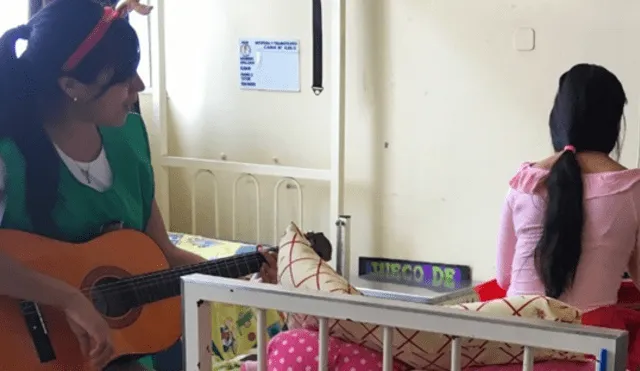 Conoce la historia de la joven que une la música y la medicina para tratar a pacientes