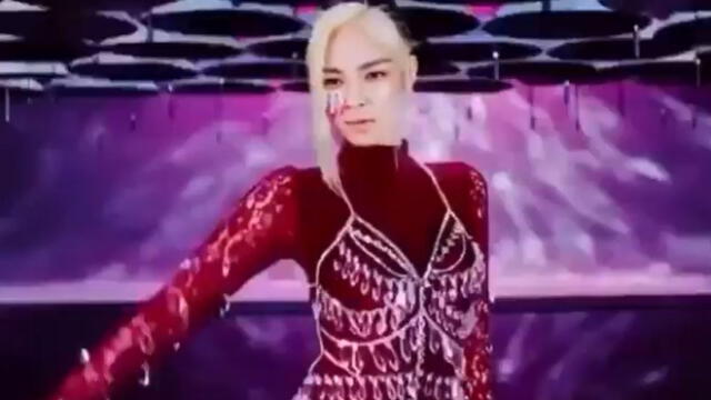 Desliza para para ver más fotos de TOP de BIGBANG parodiando a BLACKPINK y "How you like that". Créditos: Instagram