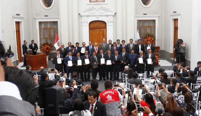 JNE entrega credenciales a los 25 gobernadores regionales electos [VIDEO]
