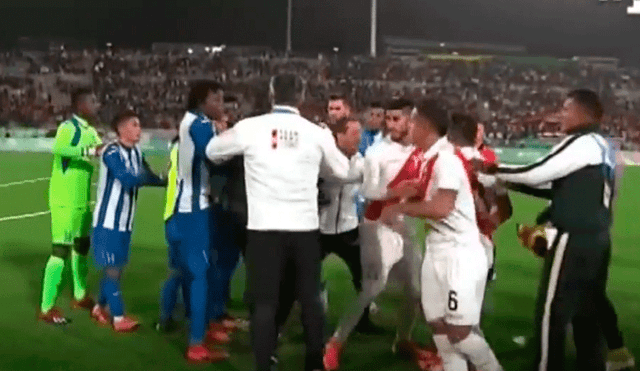 Nolberto Solano se molestó con el árbitro del Perú vs. Honduras y tuvo un airado reclamo. | Foto: TV Perú