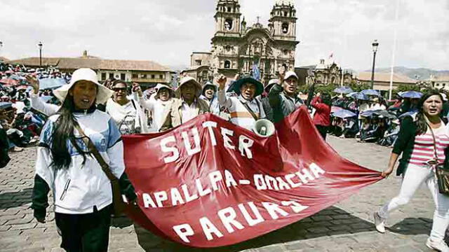 Maestros de Suter Cusco evalúan reiniciar huelga 