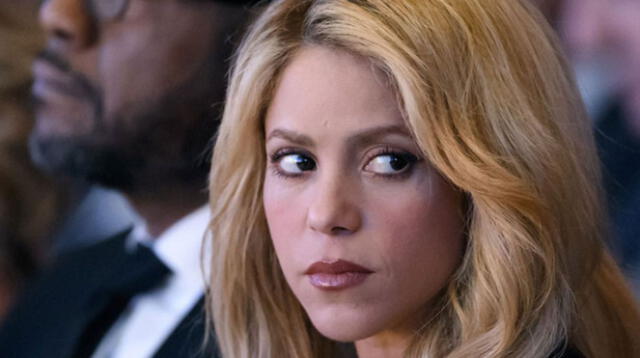 Shakira se cansa y denuncia a paparazzi por acoso