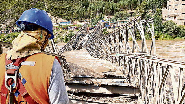Cusco: Se rompe puente en Urcos cuando lo desmontaban 