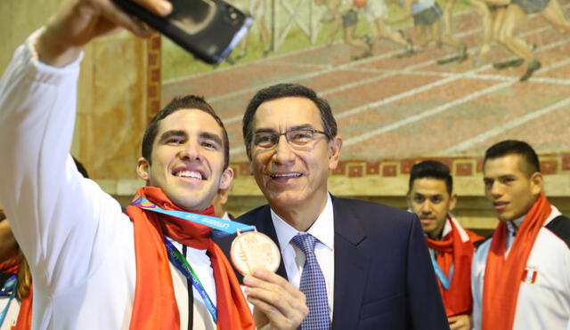 Martín Vizcarra se reunió con medallistas peruano. Foto: La República