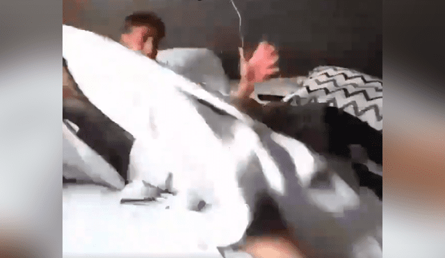 Facebook viral: espeluznante 'criatura' despierta a joven en su propia cama [VIDEO] 
