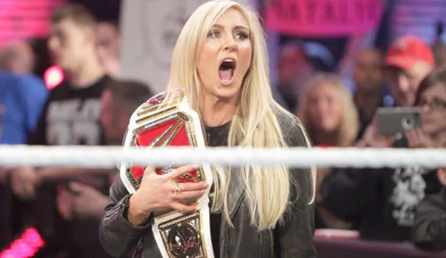 WWE: Filtran fotos íntimas de excampeona de Raw