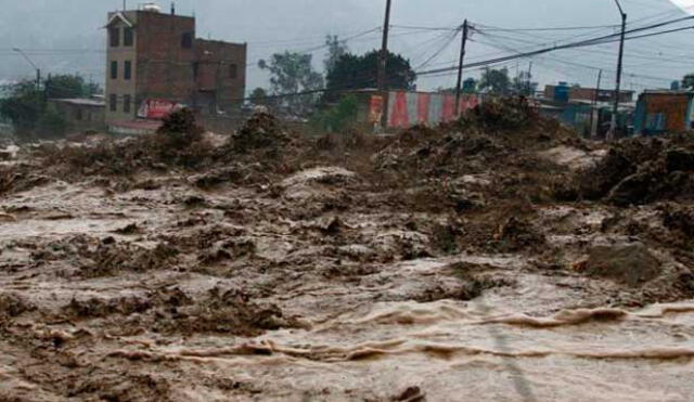 Río Rímac desborda nuevamente e inunda zonas de San Juan de Lurigancho