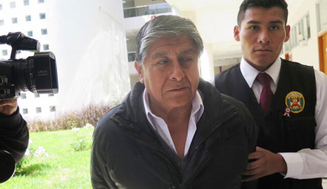 Trujillo: Jueza reprograma audiencia contra docente de la UNT por acoso sexual
