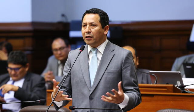 Clemente Flores es uno de los 7 congresistas que pertenecen a la bancada oficialista. Foto: La República.