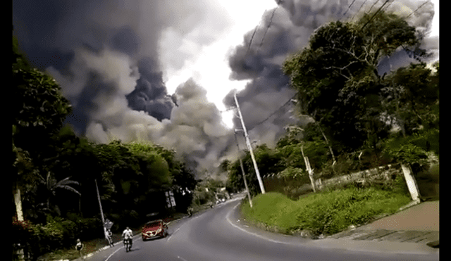 Guatemala: impresionante momento en que familia huye del Volcán de Fuego [VIDEO]