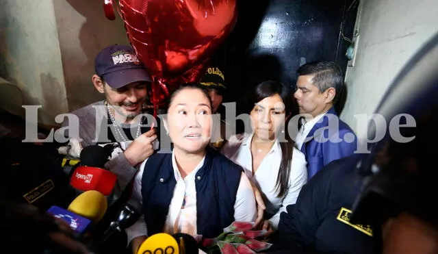 Keiko Fujimori declara ante los medios de comunicación. Foto: Michael Ramón / La República.