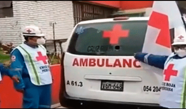 La autoridad sanitaria pidió a manifestantes no impedir el paso de las ambulancias y el personal médico. Foto: captura de TV Perú