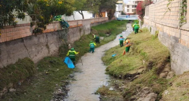 Recogen tres toneladas de basura en torrentera Chullo.