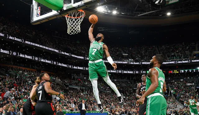 Celtics derrotó 112-106 a los Raptors. (Créditos: AFP)