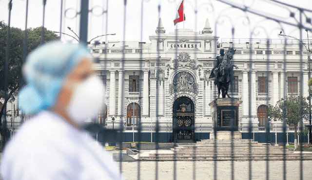 Controversia. Hay legisladores que no respaldan el Pleno presencial cuando se pide a la población peruana acatar el debido y necesario aislamiento. (Fotos: Carlos Contreras)