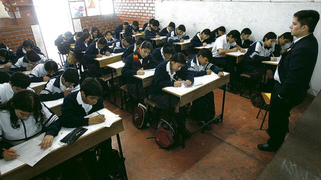 En Cusco denuncian que en examen a escolares alientan al consumo de marihuana