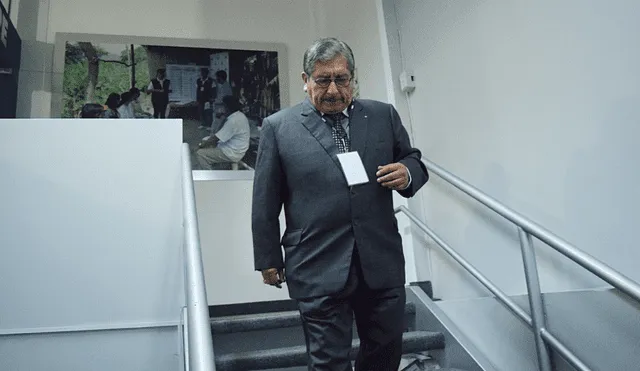 Poder Judicial aprueba impedimento de salida del país de magistrado Julio Gutiérrez