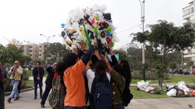 Surquillo: alumnos participan en campaña de reciclaje 