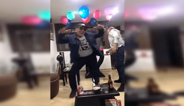 En Facebook, un señor festejó su cumpleaños al lado de sus familiares, pero terminó rompiendo la mesa.