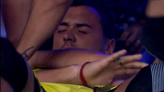 EEG: Diego Gemínez sufrió fuerte lesión en el hombro y asustó a más de uno [VIDEO]