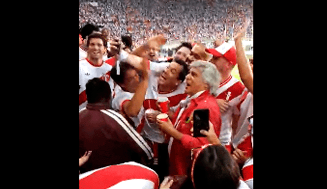 Fernando Olivera lideró barra contra Alan García en el partido entre Perú y Nueva Zelanda [VIDEO]