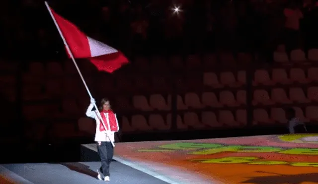 Gladys Tejeda llevó la bandera nacional en la clausura de Lima 2019. Foto: Captura/ESPN
