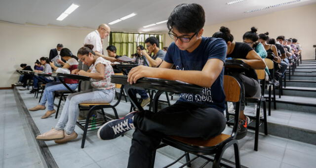Puno: Postulantes de Instituto Superior Tecnológico de Huancané se quejan de examen 