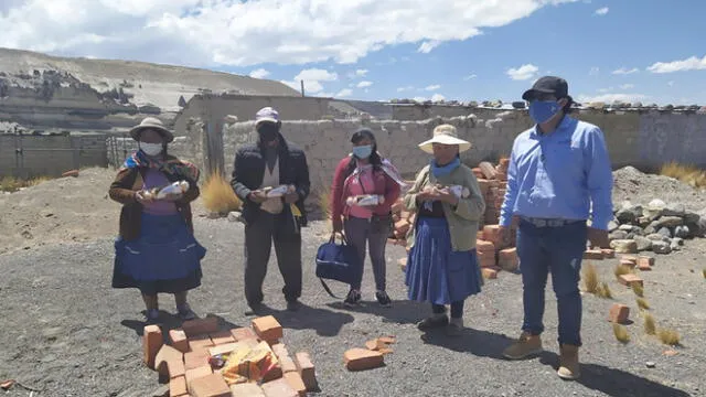 Entregan huevos a 4.000 metros en una de las comunidades más pobres de Arequipa. Foto: Difusión