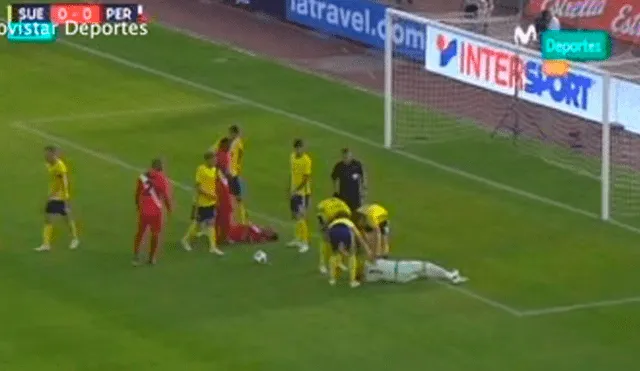Perú vs Suecia: Paolo Guerrero chocó y causó preocupación [VIDEO]