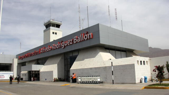 Pasajeros alarmados por supuesta bomba encontrada en aeropuerto de Arequipa