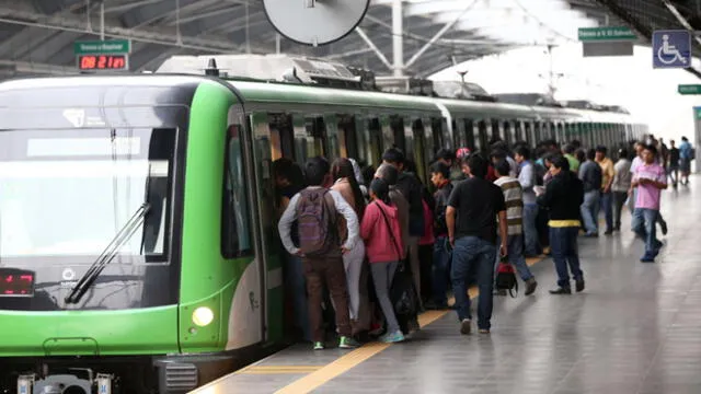 Línea 1 advirtió que algunos pasajeros se quedarían sin viajar porque os trenes deben reducir su aforo como parte del distanciamiento social. (Foto: Andina)