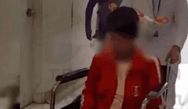 Facebook: niña clavó tijera en la cabeza de su compañero de clase [VIDEO]