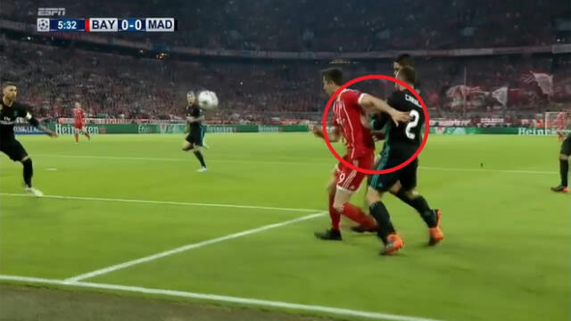 Real Madrid vs Bayern Múnich: ¿Penal no sancionado a Lewandowski? [VIDEO]