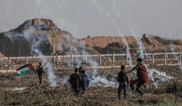 Estremecedor video muestra escape de familia durante bombardeo en Gaza