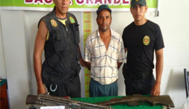 Policía detiene a tres sujetos que pretendían llevar dos fusiles en ómnibus