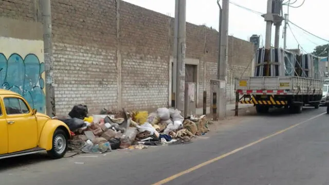 Chorrillos: arrojan desperdicios pese a carteles de prohibición 