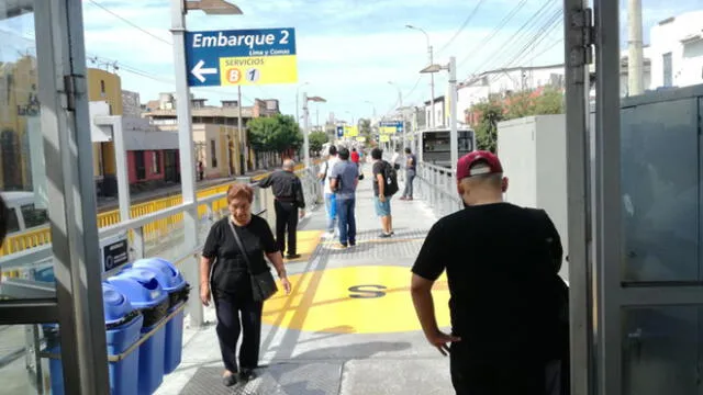 Metropolitano: estación sin techo es un peligro para los usuarios