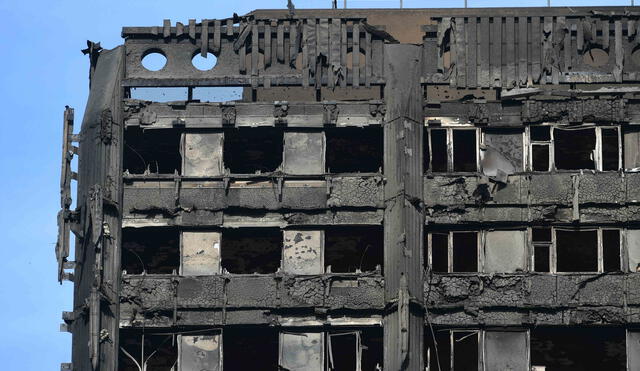 Tragedia de Londres pone en duda no evacuar durante incendio 
